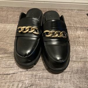 Ardene’s chunky sole loafer style slip ons size 6